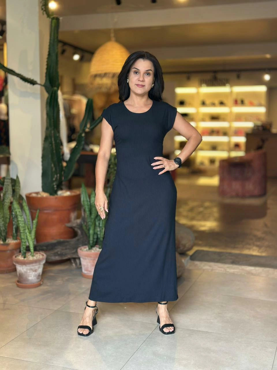 Vestido Chá Com Recorte Nas Costas Em Malha Canelada